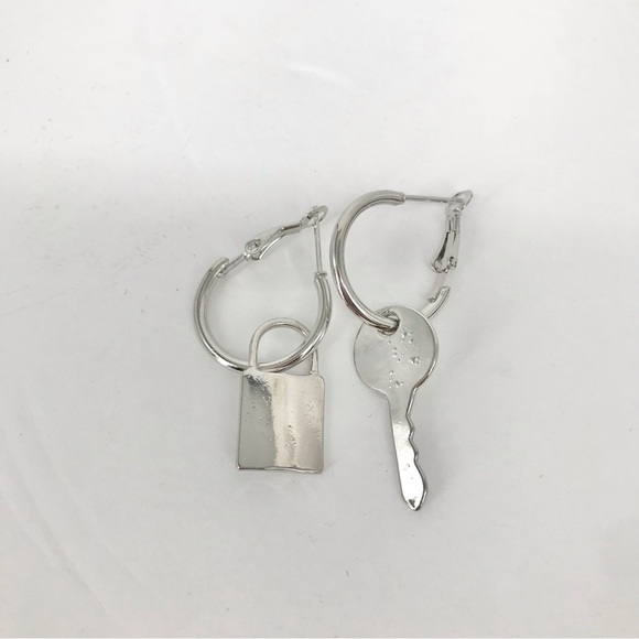 🌞10 for $15 Lock and Key Silver Dangle Hoops - Picture 2 of 4